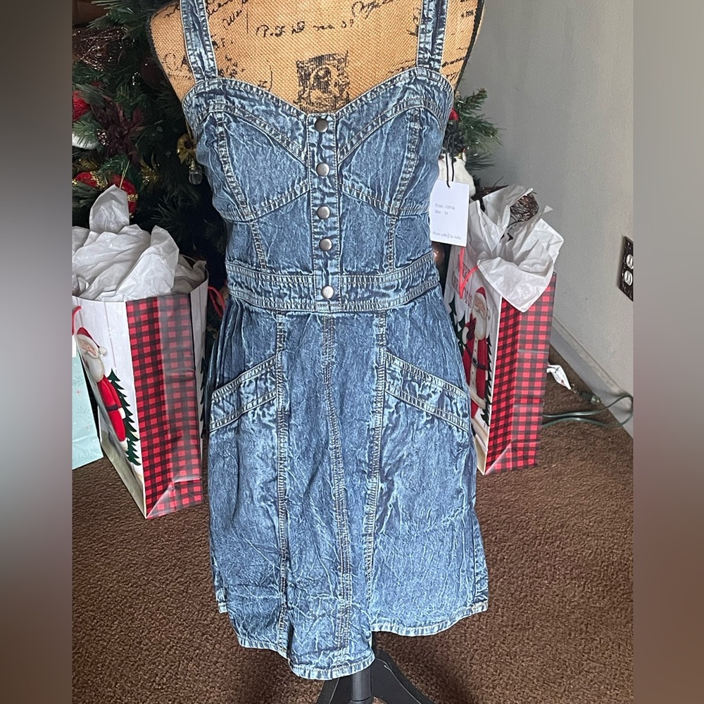 Denim strap dress mini
Size medium 
Short & sexy